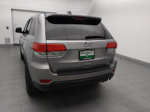 Used 2018 Jeep Grand Cherokee Laredo RWD image 6