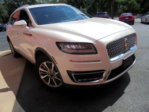 Used 2019 Lincoln Nautilus Select AWD/4WD image 3