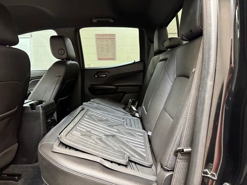 Used 2023 Chevrolet Colorado LT w/ LT Convenience Package III AWD/4WD image 17