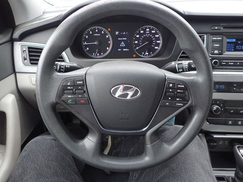 Used 2015 Hyundai Sonata SE FWD image 13