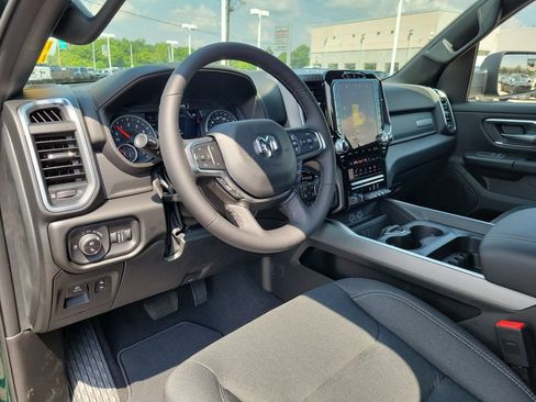 New 2026 RAM 1500 4x4 Crew Cab image 12
