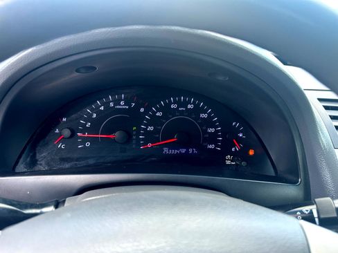 Used 2011 Toyota Camry LE image 17