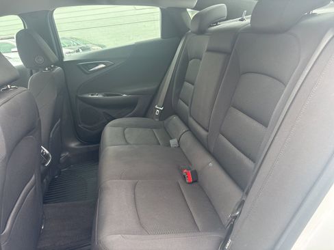 Used 2022 Chevrolet Malibu LT FWD image 12