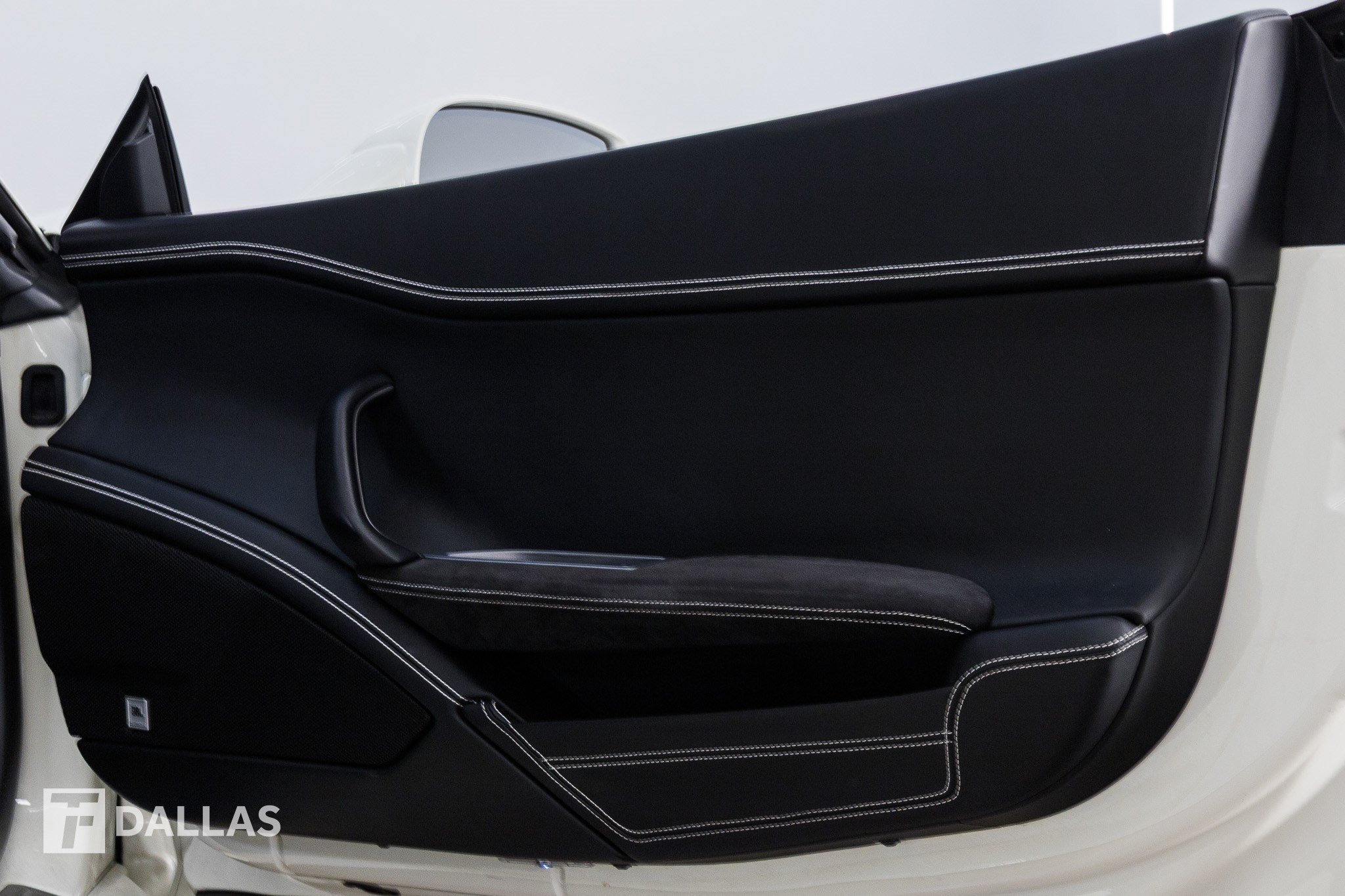Used 2013 Ferrari 458 Spider RWD image 40