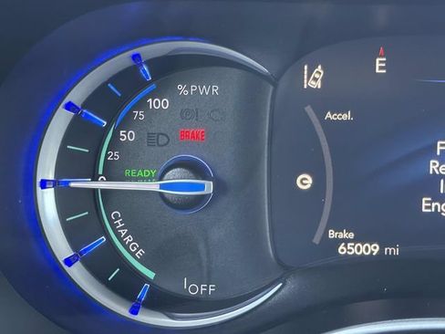 Used 2023 Chrysler Pacifica Touring-L FWD image 23