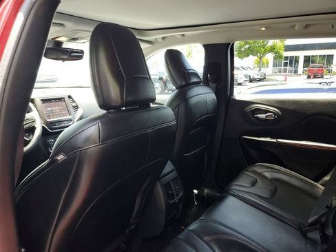 Used 2022 Jeep Cherokee Trailhawk w/ Sun, Sound & Nav Group AWD/4WD image 10