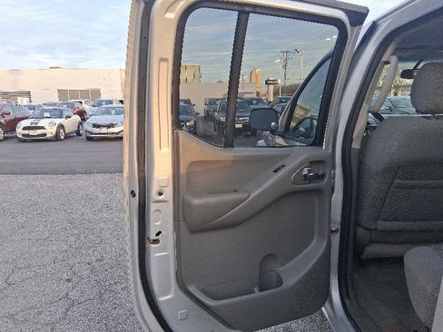 Used 2006 Nissan Frontier SE w/ (P01) Power Pkg image 14