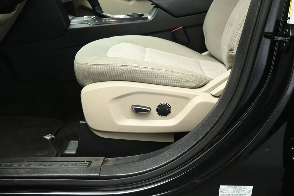 Certified 2018 Ford Explorer FWD image 9