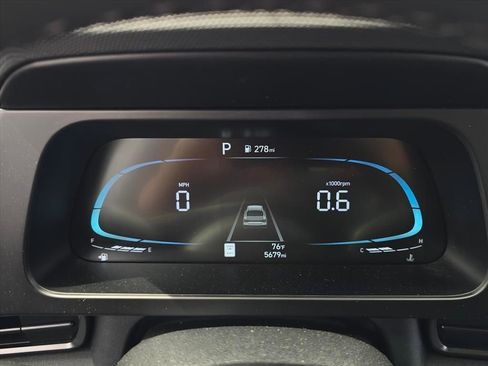 Used 2025 Hyundai Elantra Sport image 14