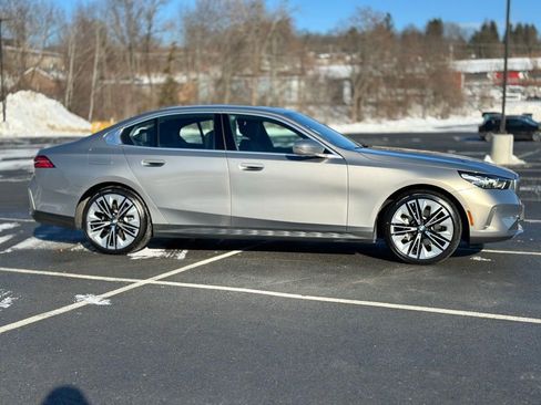 Certified 2025 BMW 530i xDrive image 7