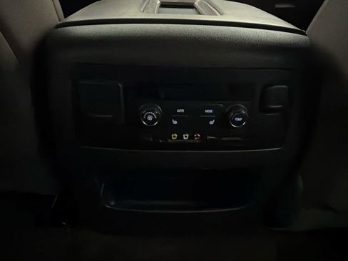 Used 2015 GMC Yukon Denali w/ Touring Package RWD image 21