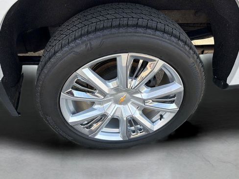 Used 2022 Chevrolet Silverado 1500 High Country w/ High Country Premium Package image 11