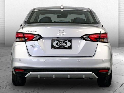 Used 2025 Nissan Versa SV FWD image 3