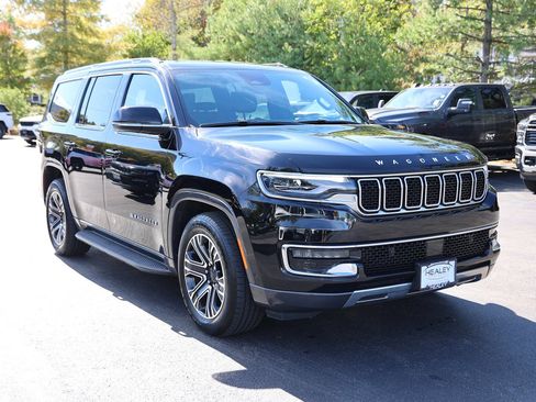 Used 2022 Jeep Wagoneer Series III w/ Flexible Seating Group image 1