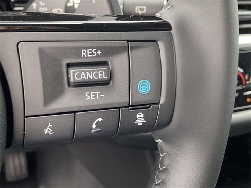 New 2025 Nissan Pathfinder SL image 33