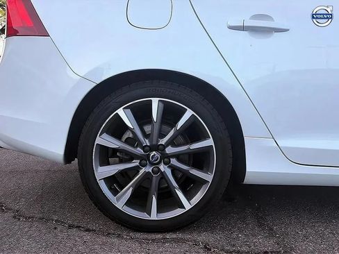 Used 2015 Volvo V60 T5 Premier FWD image 18