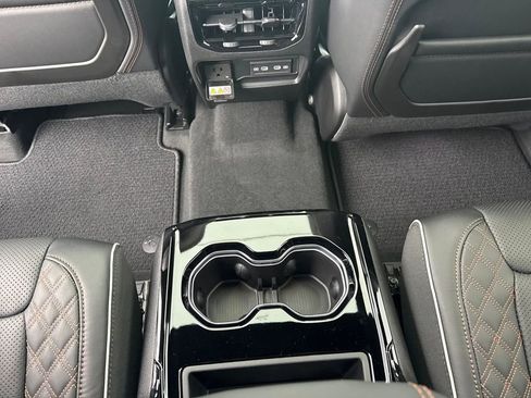 New 2026 Jeep Grand Cherokee L Summit image 11