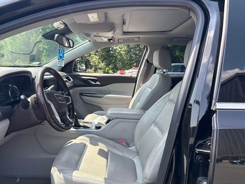 Used 2019 GMC Acadia SLT AWD/4WD image 5