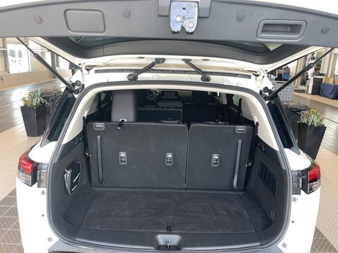 Used 2024 Nissan Pathfinder SV image 23