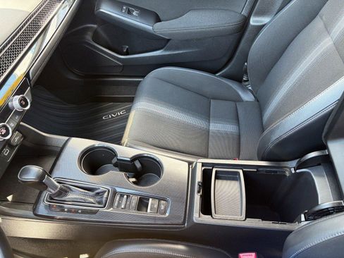 Used 2022 Honda Civic Sport image 17