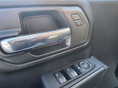 Used 2024 Chevrolet Silverado 2500 Custom image 10