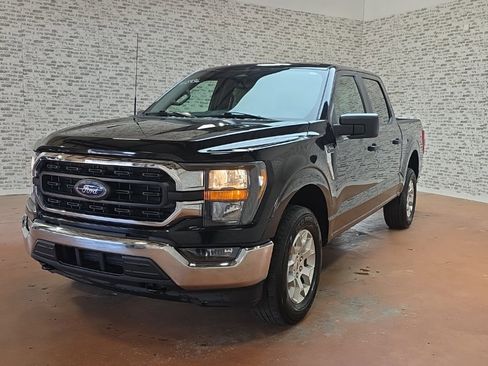 Used 2023 Ford F150 XLT image 3