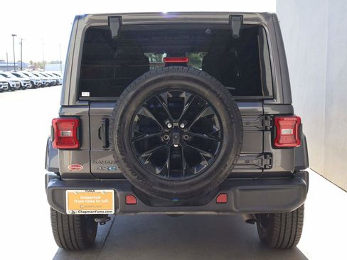 Used 2025 Jeep Wrangler Unlimited Sahara AWD/4WD image 4