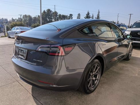 Used 2022 Tesla Model 3 Long Range AWD/4WD image 6
