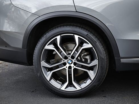 Certified 2025 BMW X5 sDrive40i w/ Premium Package image 6