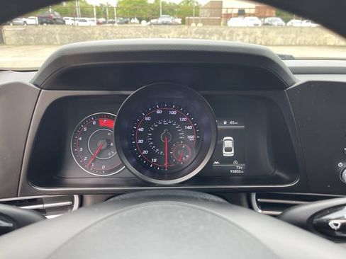 Used 2023 Hyundai Elantra SE FWD image 18