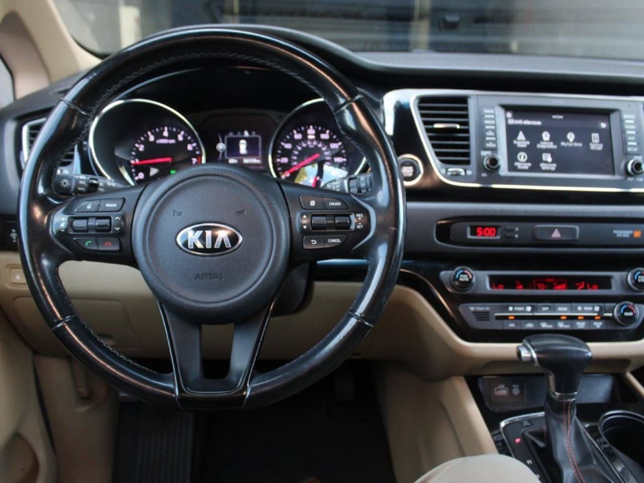Used 2018 Kia Sedona EX FWD image 31