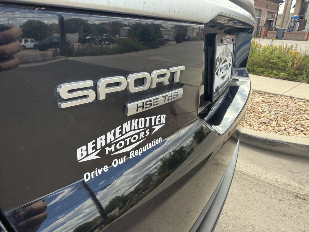 Used 2017 Land Rover Range Rover Sport HSE AWD/4WD image 13