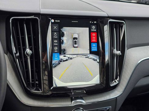 Certified 2025 Volvo XC60 B5 Plus AWD/4WD image 24