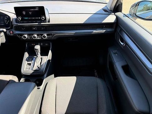 Used 2025 Honda CR-V EX image 18