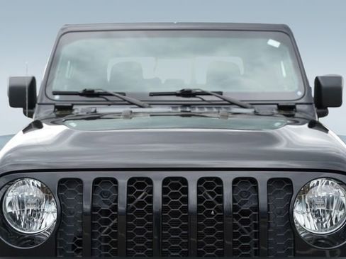 Used 2023 Jeep Gladiator Sport image 37