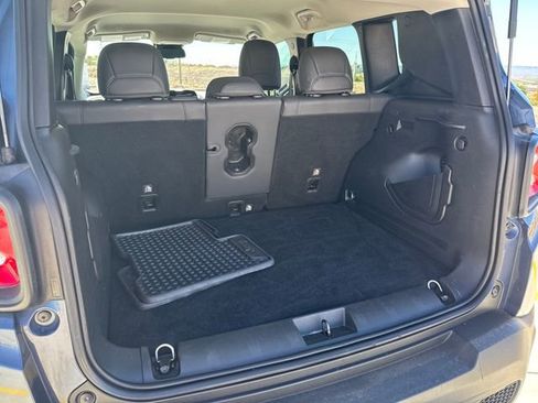 Used 2022 Jeep Renegade Trailhawk w/ Trailer Tow Group image 21