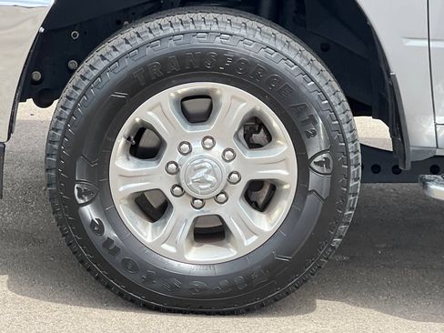Used 2024 RAM 2500 Big Horn AWD/4WD image 25