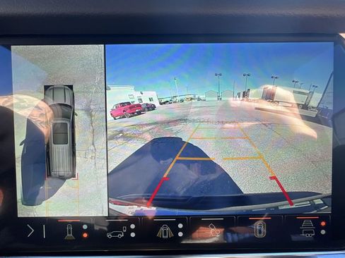 Used 2023 GMC Yukon XL Denali Ultimate image 15