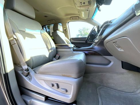Used 2016 Chevrolet Tahoe LT w/ Luxury Package AWD/4WD image 19
