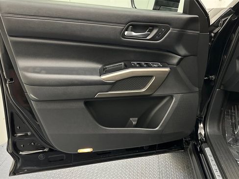 Certified 2022 Nissan Pathfinder Platinum w/ Cargo Package image 18