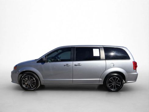 Used 2019 Dodge Grand Caravan GT FWD image 2