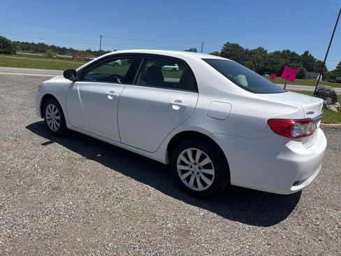 Used 2013 Toyota Corolla LE FWD image 8