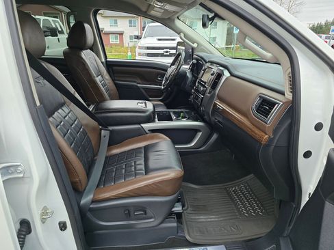 Used 2019 Nissan Titan Platinum Reserve w/ Platinum Utility Package image 33
