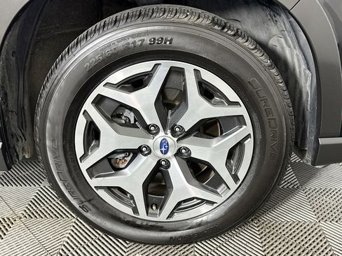 Used 2023 Subaru Forester Premium AWD/4WD image 31