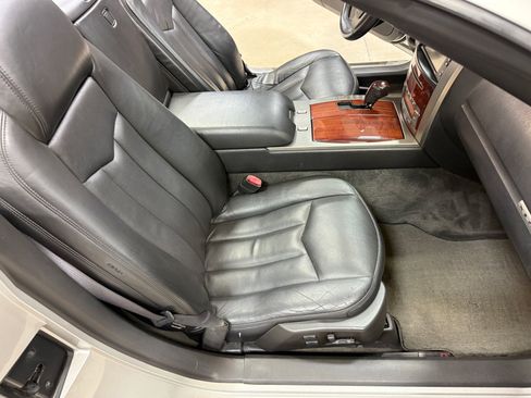 Used 2006 Cadillac XLR image 24