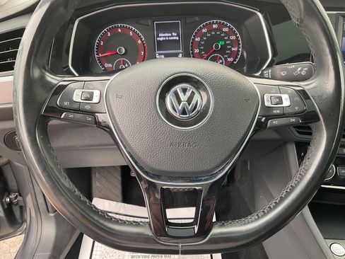 Used 2019 Volkswagen Jetta SE w/ Cold Weather Package FWD image 15