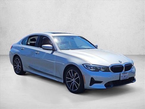 Used 2020 BMW 330i Sedan w/ Driving Assistance Package RWD image 3
