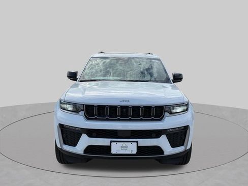 New 2026 Jeep Grand Cherokee L Limited w/ Luxury Tech Group II AWD/4WD image 11
