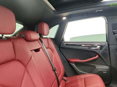 Used 2024 Porsche Macan AWD/4WD image 25