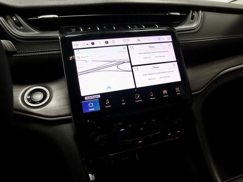 Used 2024 Jeep Grand Cherokee Limited w/ Luxury Tech Group II image 32